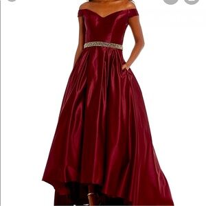 NWT Betsy & Adam Burgundy Gown (Size 4)